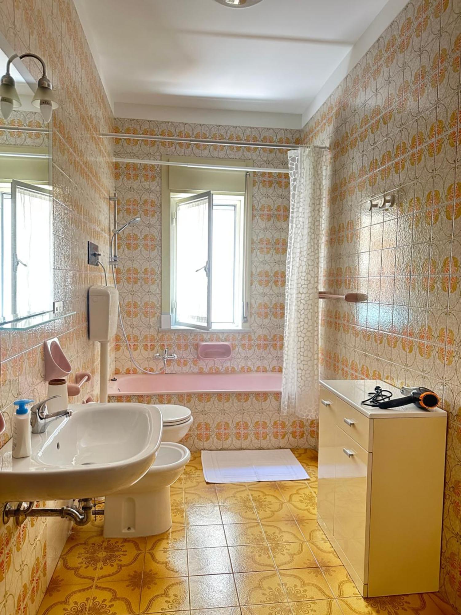 Yellow House เชฟาลู ภายนอก รูปภาพ